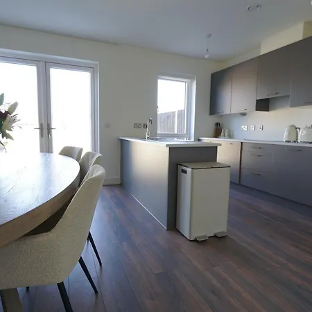 The Dublin Luxe * Newcastle