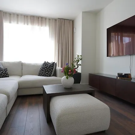 Homestay The Dublin Luxe Newcastle