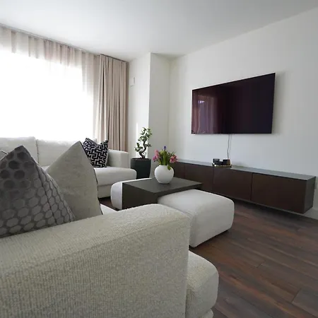 The Dublin Luxe * Newcastle