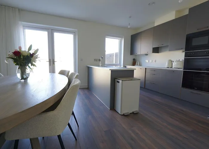 The Dublin Luxe * Newcastle